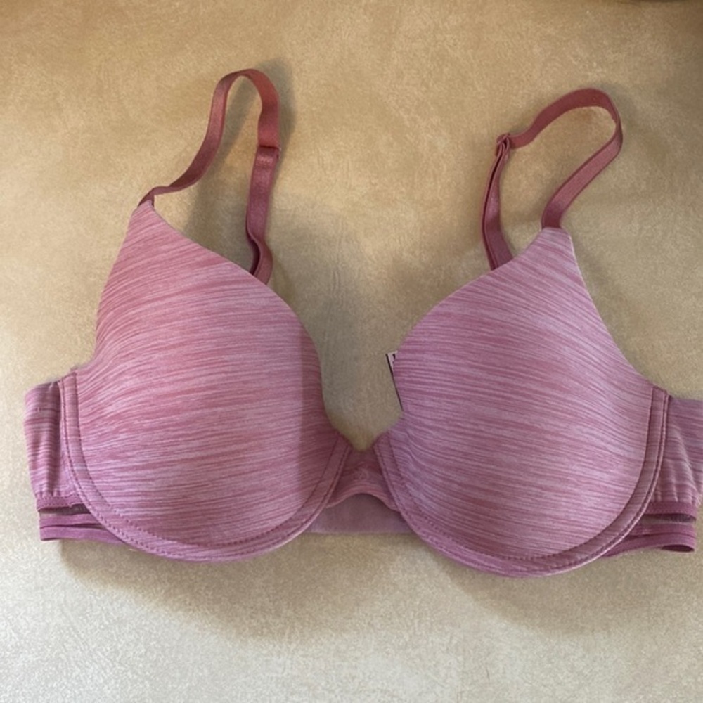 Victoria’s Secret bra 32C